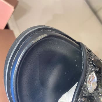 Derimod Deforme Ve Hatalı Ürününün Arkasında Durmuyor.