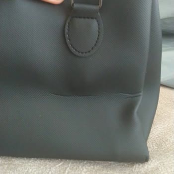 FLO Ayakkabı Sipariş Edilen Çantanın Kötü Paketlenmesi Ve Hasar Görmesi
