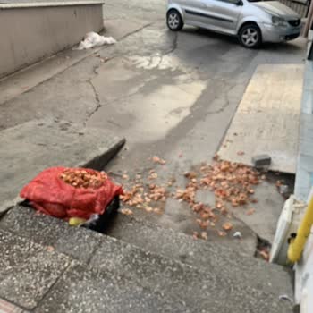 A101 Apartman Altındaki Marketten Şikayetçiyiz