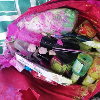 Pamukkale Turizm Seyir Halindeyken Bagaj Kapısı Açıldı Eşyalar Otoyol Savruldu