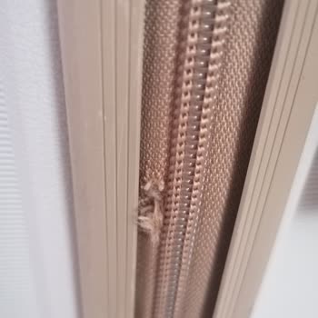 Pamukkale Turizm Seyir Halindeyken Bagaj Kapısı Açıldı Eşyalar Otoyol Savruldu