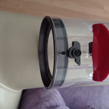 Dyson Hazne İçindeki Parçalar Yerinden Söküldü