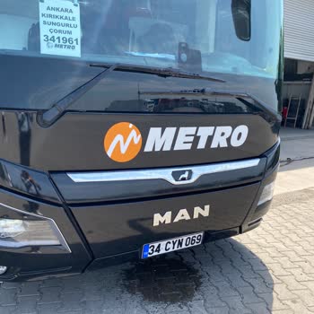 Metro Turizm Aracından Kaynaklı Yolda Bıraktı!