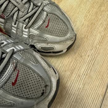 Nike Spor Ayakkabı Dağıldı