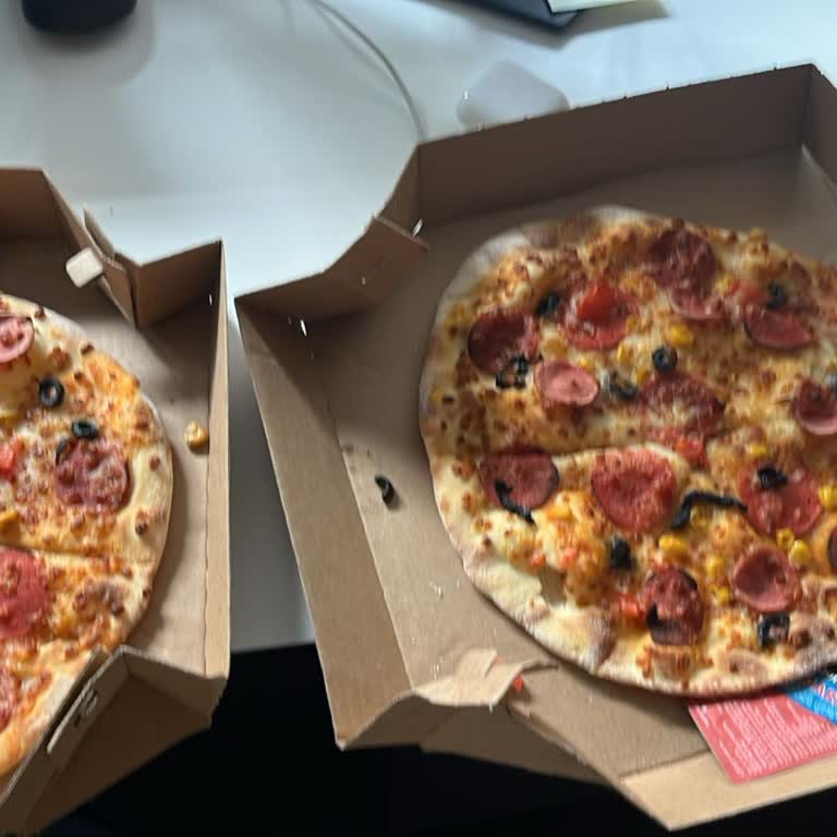 Domino's Resmen Dalga Geçiyor Eksik Malzemeli Ve Geç Gelen Pizza