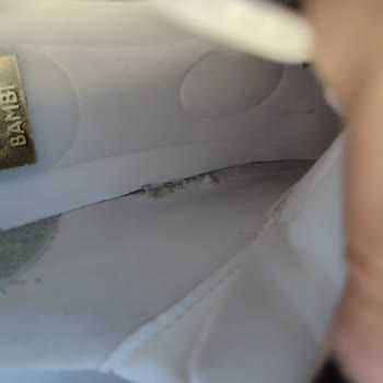 Bambi Ayakkabı Birkaç Giymede Parçalandı