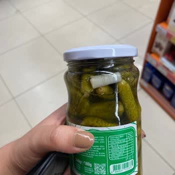 Migros Turşuda Çıkan Sigara İzmariti