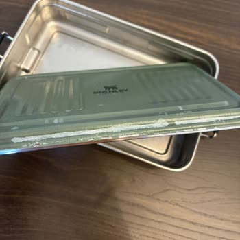 A101 Boyası Dökülen Gıda Saklama Kabı