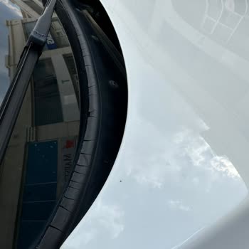 F20N2014 Model Ön Cam Fitil Çatladı Ve BMW Acil Çözüm Sunmalı