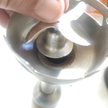 Korkmaz Mutfak Eşyaları Mia Blender'in Parçalayıcısının Puntoları Attı