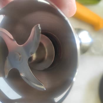 Korkmaz Mutfak Eşyaları Mia Blender'in Parçalayıcısının Puntoları Attı