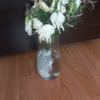 Taze Çiçek Bozulmuş Çiçek Gönderdi Ve Aranjmanın Görselle Alakası Yok