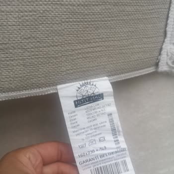 Hermes Halı (İnstagram) Halıda Çok Kısa Sürede Yırtılma