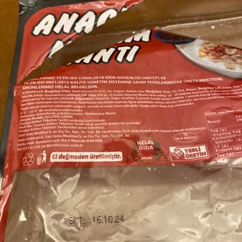 Anacım Mantı Mantın Hamurunun Üzerinde Etiket Vardı Ve Tadı Acımıştı