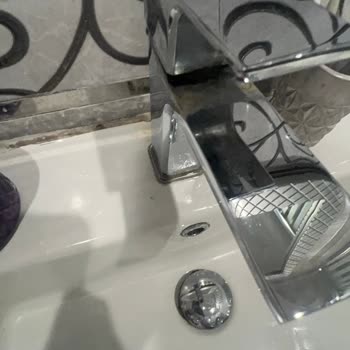 ECA Musluk Kireç Ve Soyulma