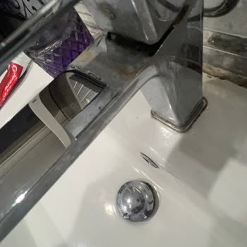 ECA Musluk Kireç Ve Soyulma