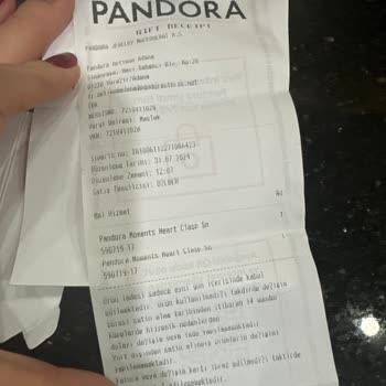 Pandora Mücevher 20 Günde Kapkara Olan Ürün Ve Satıcının Yardımcı Olmaması