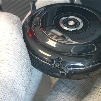 Samsung Saatim Serviste Kırıldı Ve Tamir İçin Ücret İsteniyor