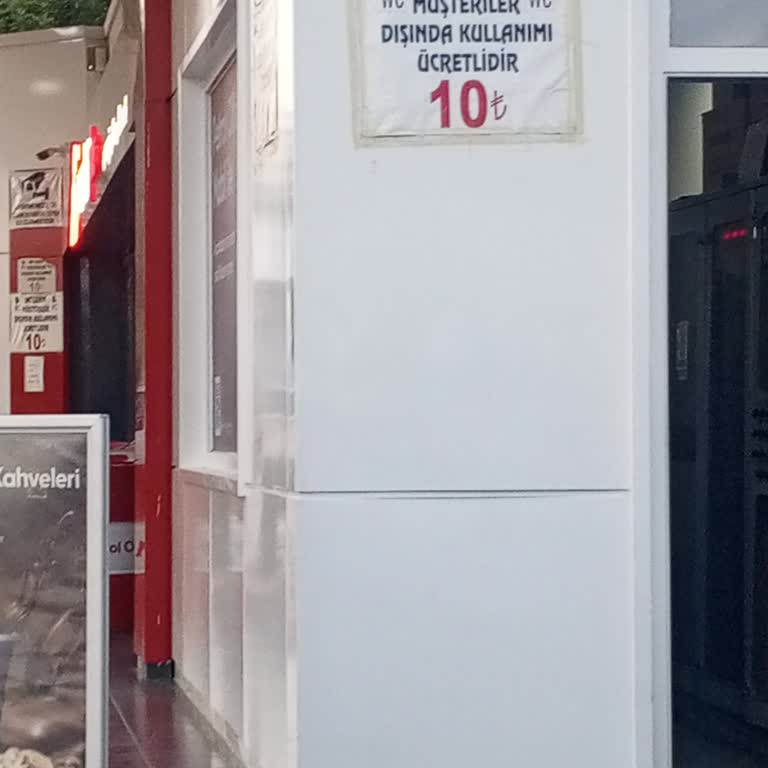 Menderes Petrol Ofisi Tuvalet Ücreti Alıyor