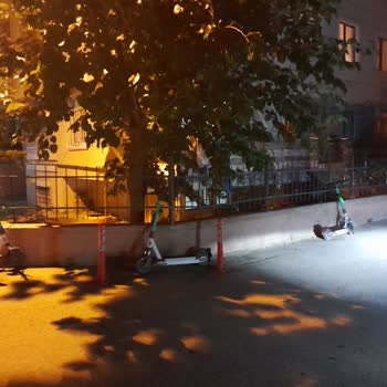 Yaşadığım Yer Marti Scooter İstasyonu Mu?