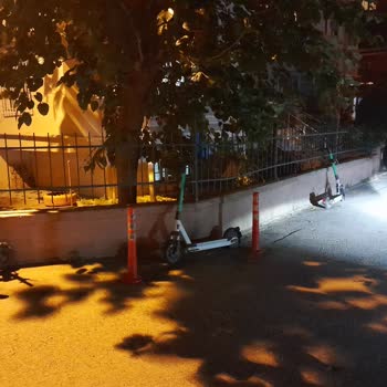 Yaşadığım Yer Marti Scooter İstasyonu Mu?