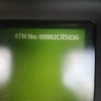 Garanti BBVA Garanti ATM'si Para Yutma
