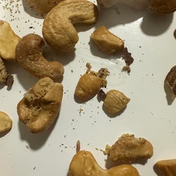 Çitlekçi'den Aldığım Süper Karışık Kuruyemişten Kurtlar Çıktı