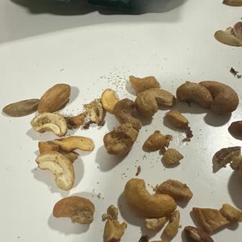 Çitlekçi'den Aldığım Süper Karışık Kuruyemişten Kurtlar Çıktı
