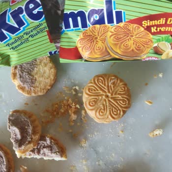 Eti Gıda Eti Fındıklı Bisküviler Kurtlu Çıkıyor