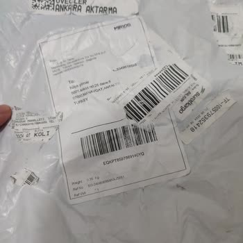 Sürat Kargo Başkasının Kargosunu Bana Göndermiş. Şikayetçi Olacağım.