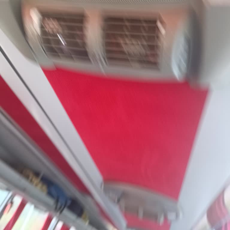 Vanyolu Seyahat Yolcuların Mağduriyetleri Ve Havanın Sıcaklığı