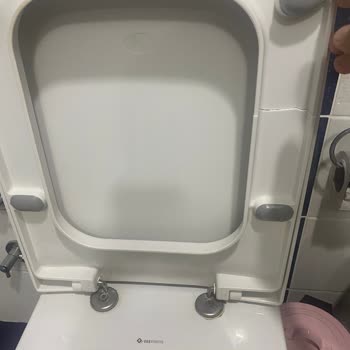 Ege Vitrifiye Klozet Kapağı Kırılması