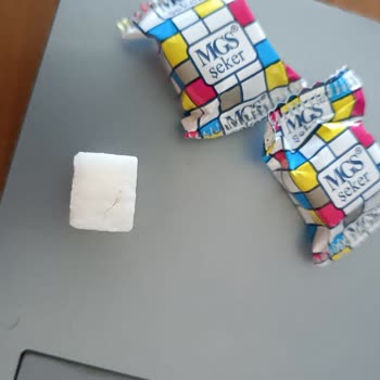 MGS Şeker Mgs Şekerden Almış Olduğum Sargılı Şekerin İçresinde Kıl Var