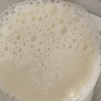 Cepte Şok Tarihi Geçmiş Süt Getirdi Ve Teslimatları Çok Geç Oluyor.