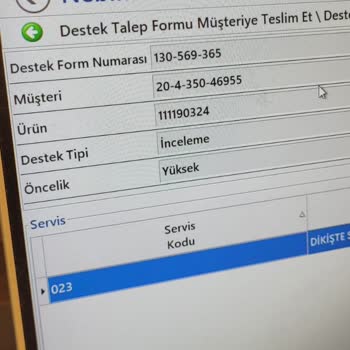 Lufian Pantolon Aldıktan 1 Ay İçinde Yırtıldı Ve İade Almadılar!