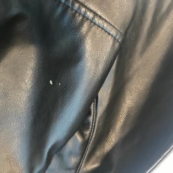 Zara, Aldığım Cekette Deformeler Oluşmasına Rağmen Değişim Yapmıyor