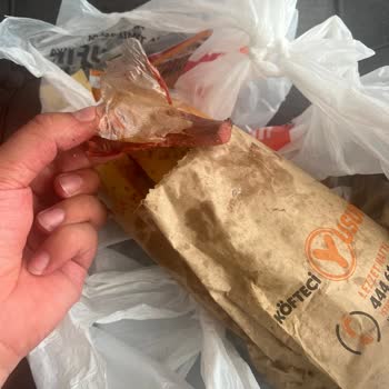 Köfteci Yusuf Sucuklar Soyulmadan Gelmiş