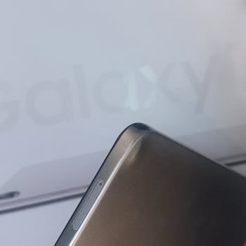 A101 Renk Değişimi İçin Gönderilen Tabletin Kenarında Ezilme