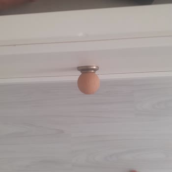 Yetişenler AVM Koltuklar Ve Gardırop