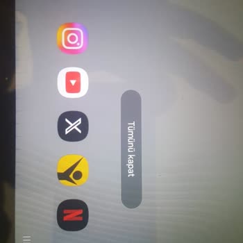 Samsung TAB A9+ Ekranda Çizgiler Var