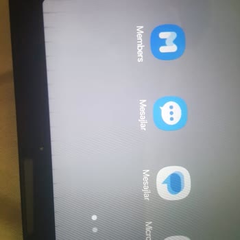 Samsung TAB A9+ Ekranda Çizgiler Var