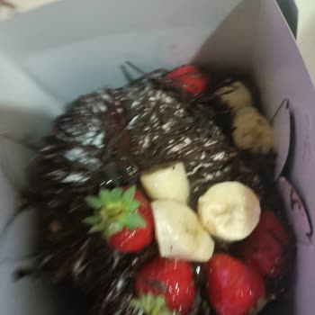 GetirYemek Getir Ve Etlik Fırın Dağınık Yaş Pasta Gönderdiler