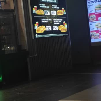 Usta Dönerci Reklam Ve Gerçeklik Arasında Büyük Fark