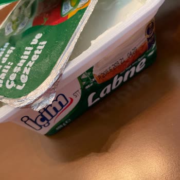 İçim Labnede Sentetik Plastik Tadı!