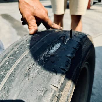 Perişan Goodyear Lastiğiyle Şans Eseri Kaza Yapmamamız