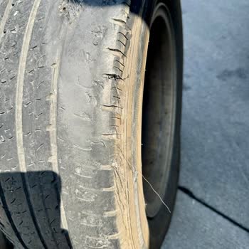 Perişan Goodyear Lastiğiyle Şans Eseri Kaza Yapmamamız