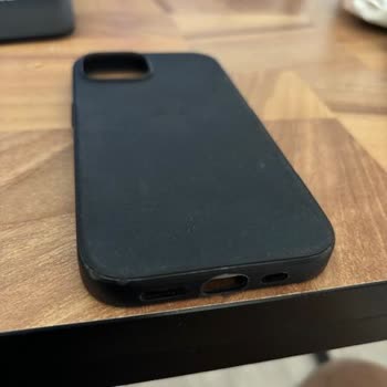 Apple Store Apple Mag Safe Kılıf Kalitesizliği