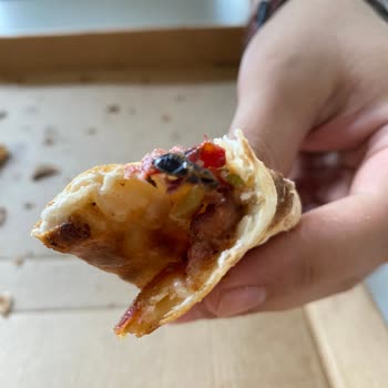 Pidem Restaurant Pidemden Alınan Pideden Böcek Çıktı