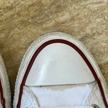 Koray Spor Converse Önünde Sararmalar Oldu