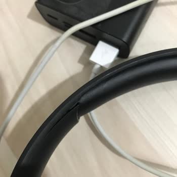 JBL Kulaklıkta Kenarlarda Açılma